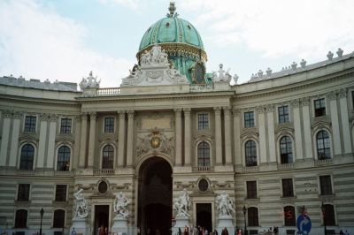 Дворец Хофбург в Вене